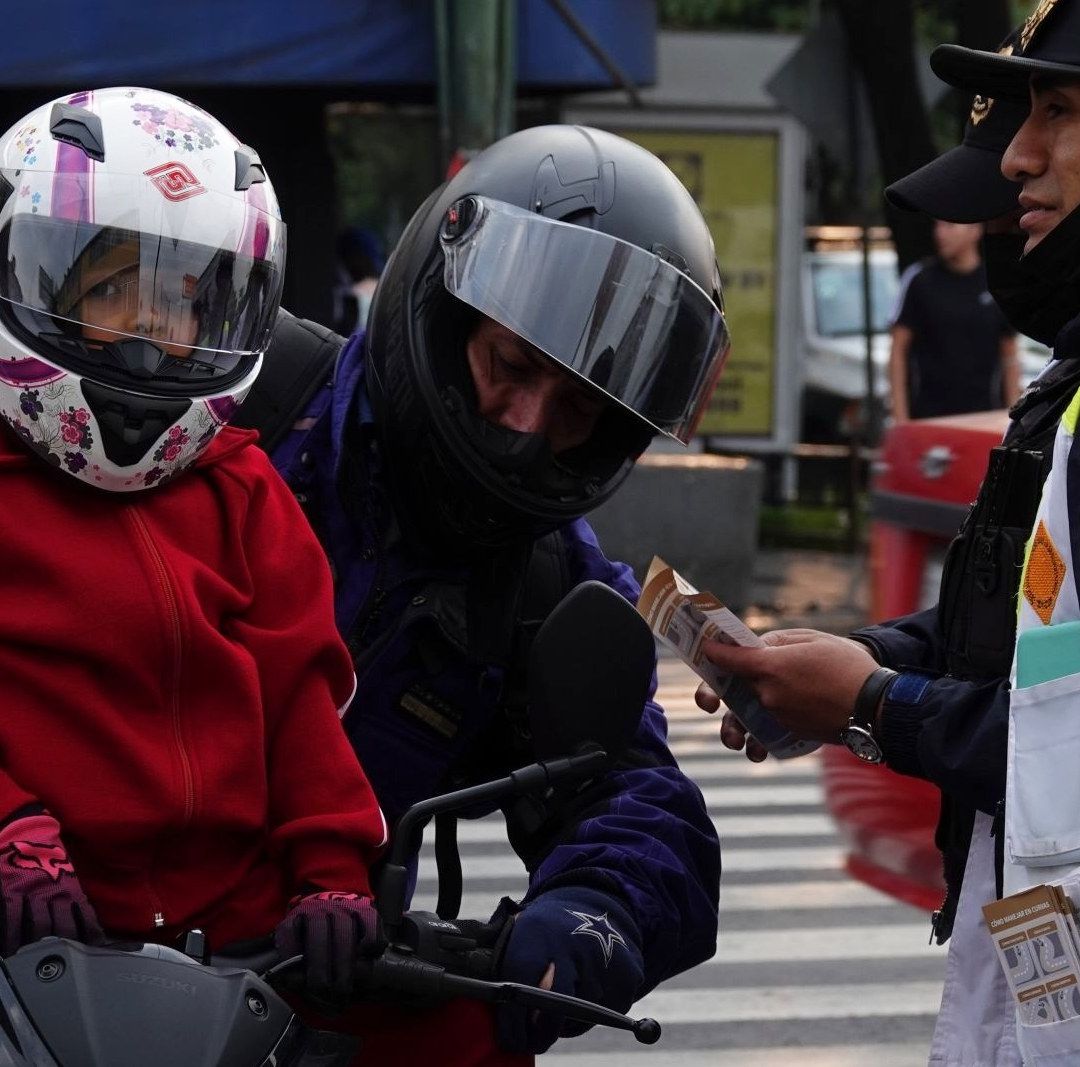 Con Niños a Bordo, Motocicletas Siguen Infringiendo Reglamento de Tránsito en CDMX