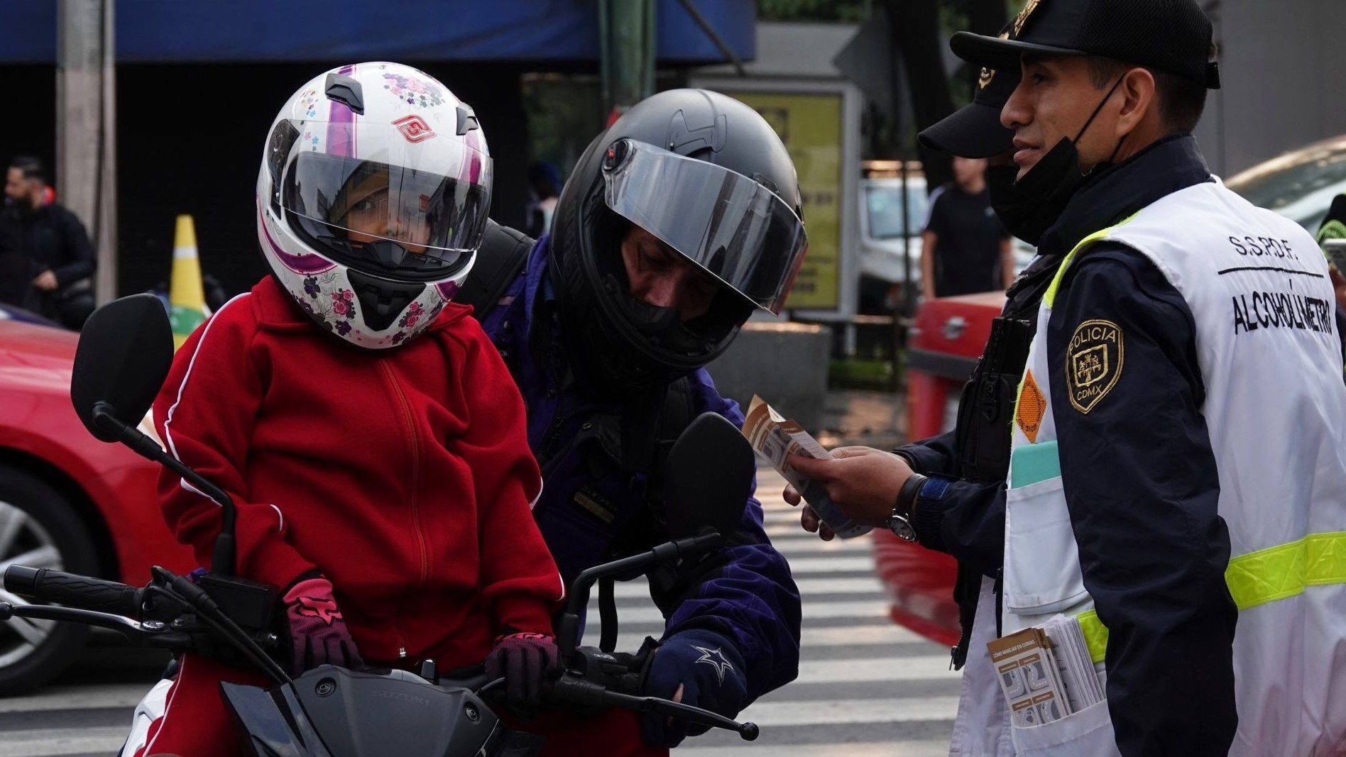 Con Niños a Bordo, Motocicletas Siguen Infringiendo Reglamento de Tránsito en CDMX