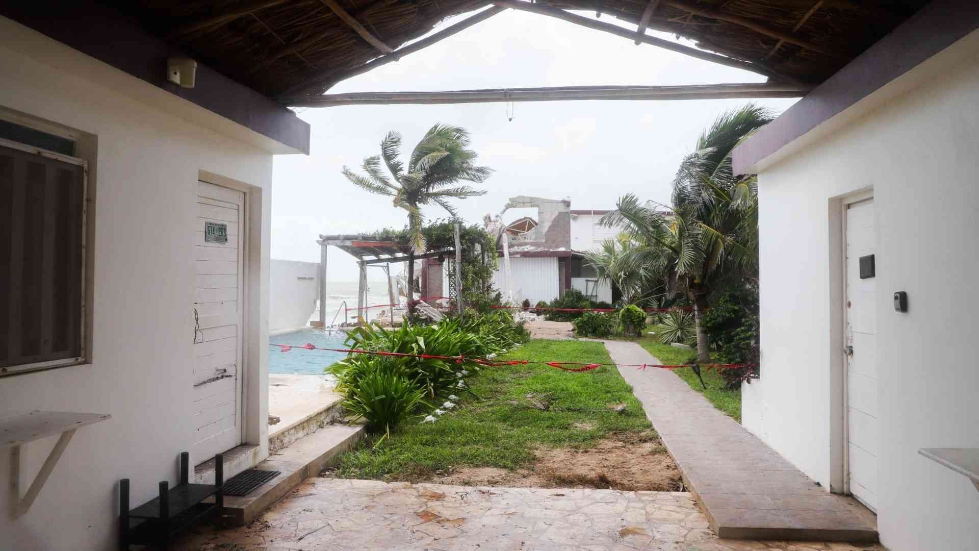 Paso del Huracán Miltón por la costa de Yucatán en octubre de 2024