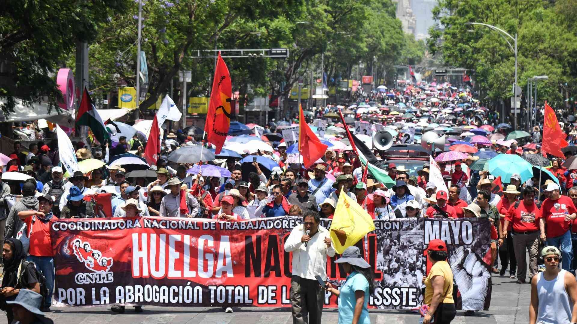 Marcha de la CNTE Hoy en CDMX: Maestros Retiran Bloqueo en Circuito ...