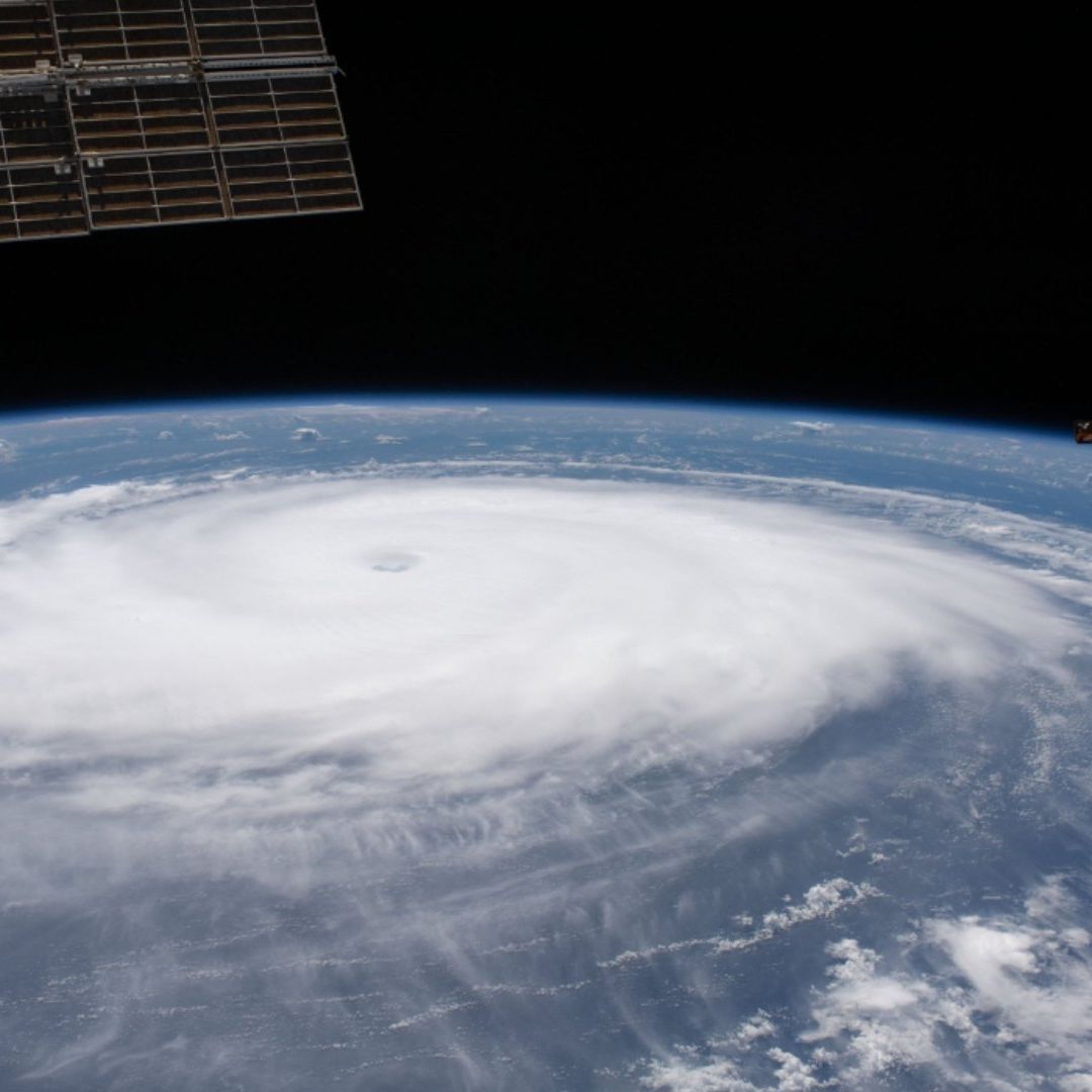 Vista de la formación de huracanes desde el espacio