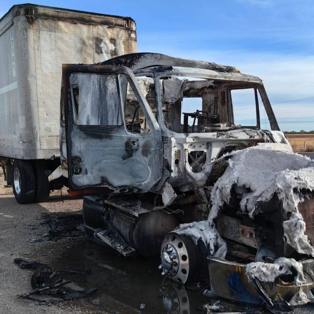 Con quema de camiones se registran bloqueos en carreteras de Zacatecas