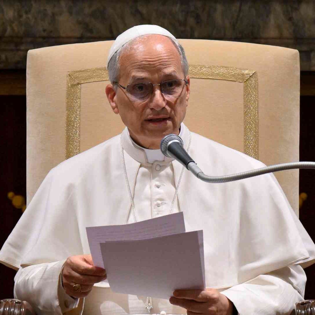 Difunden foto oficial del Papa León XIV