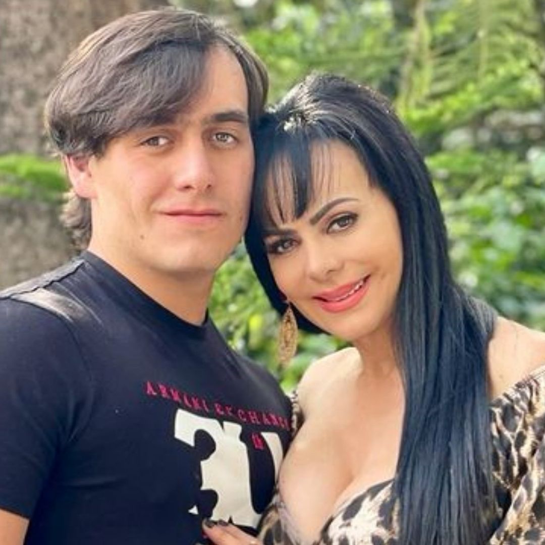 Sacerdote regaña a Maribel Guardia