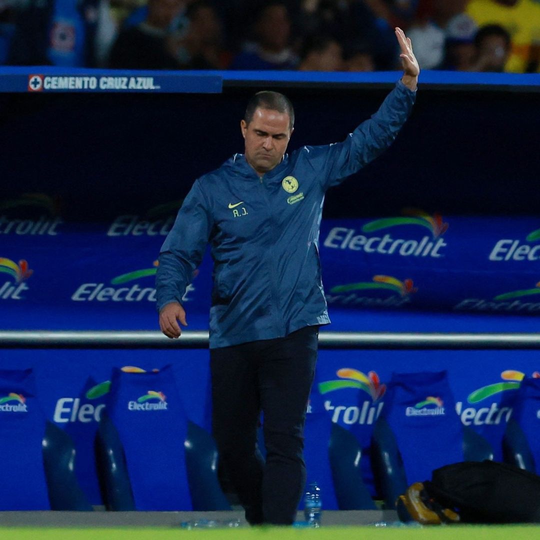André Jardiné, entrenador del América, fue expulsado en la semifinal de ida del torneo Clausura 2025. Foto: Reuters