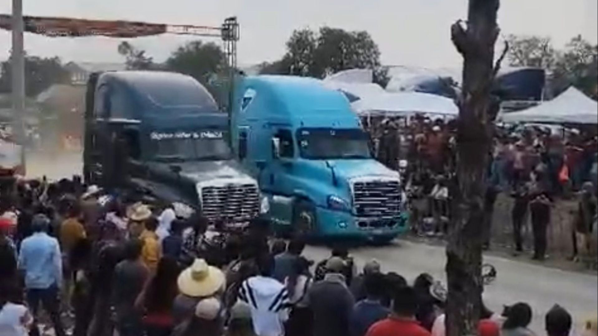 Elementos de Seguridad Escoltaron a Tráileres Durante Carrera Clandestina en Hidalgo