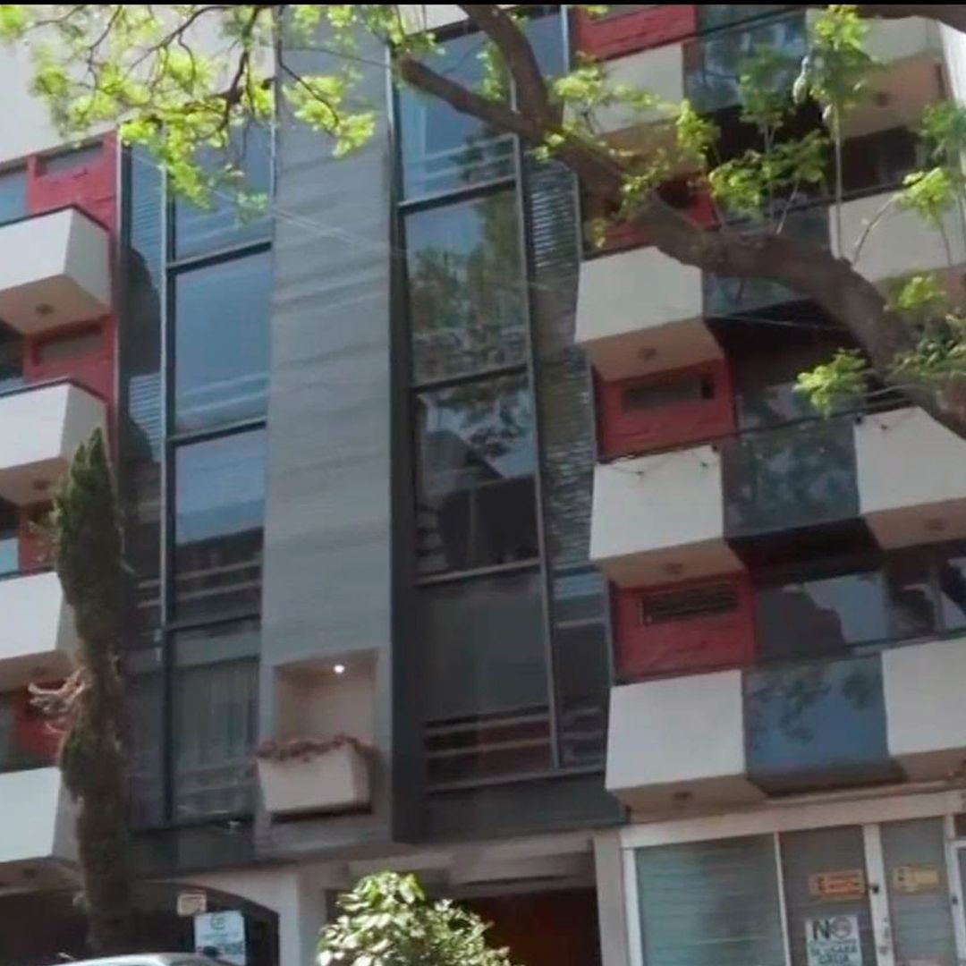 Un edificio sobre la calle Coahuila tiene daños a causa de una construcción aledaña