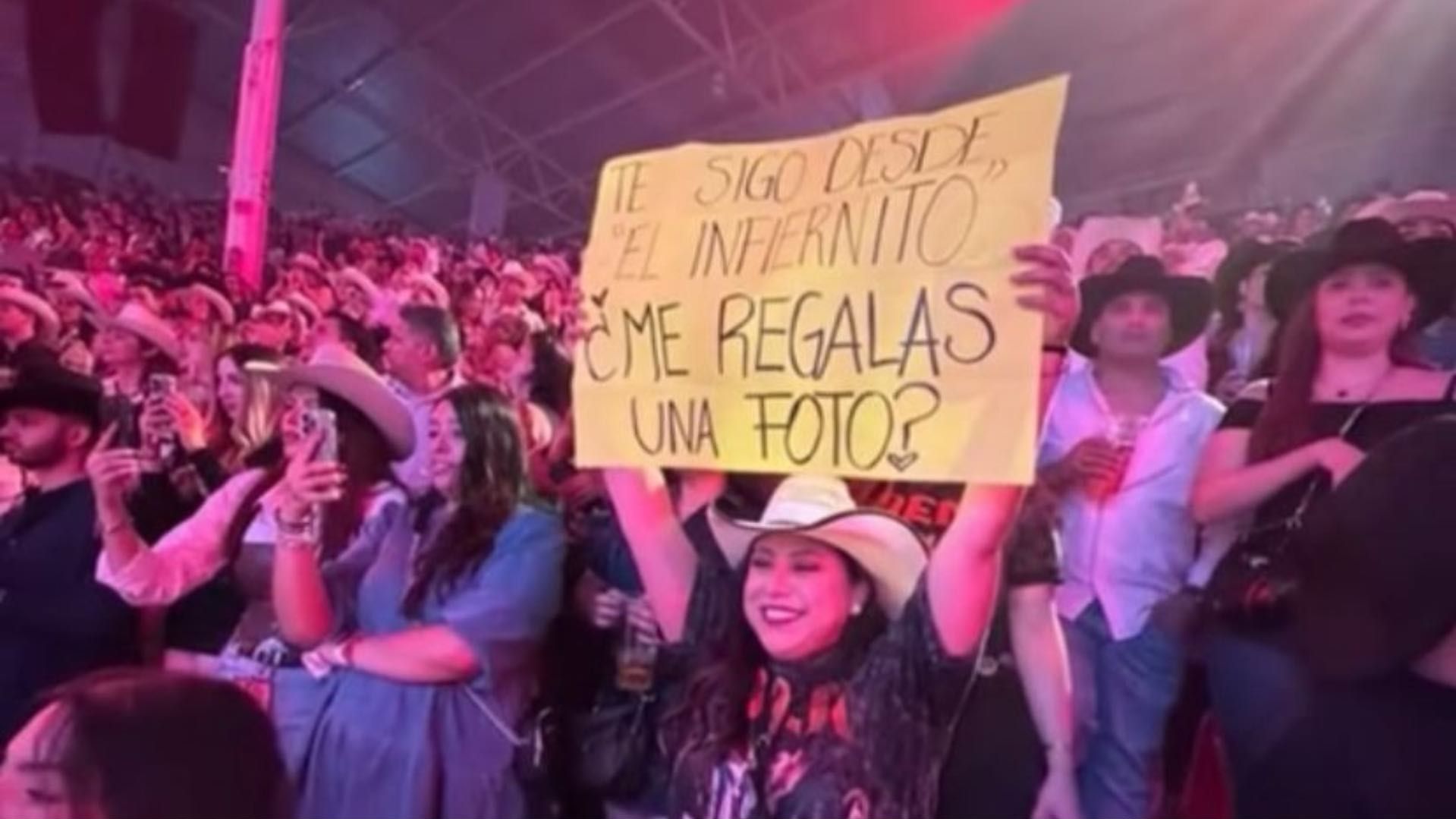Fan de Edén Muñoz Cumple el Sueño de Tomarse Una Foto con Él; Está Fue su Travesía