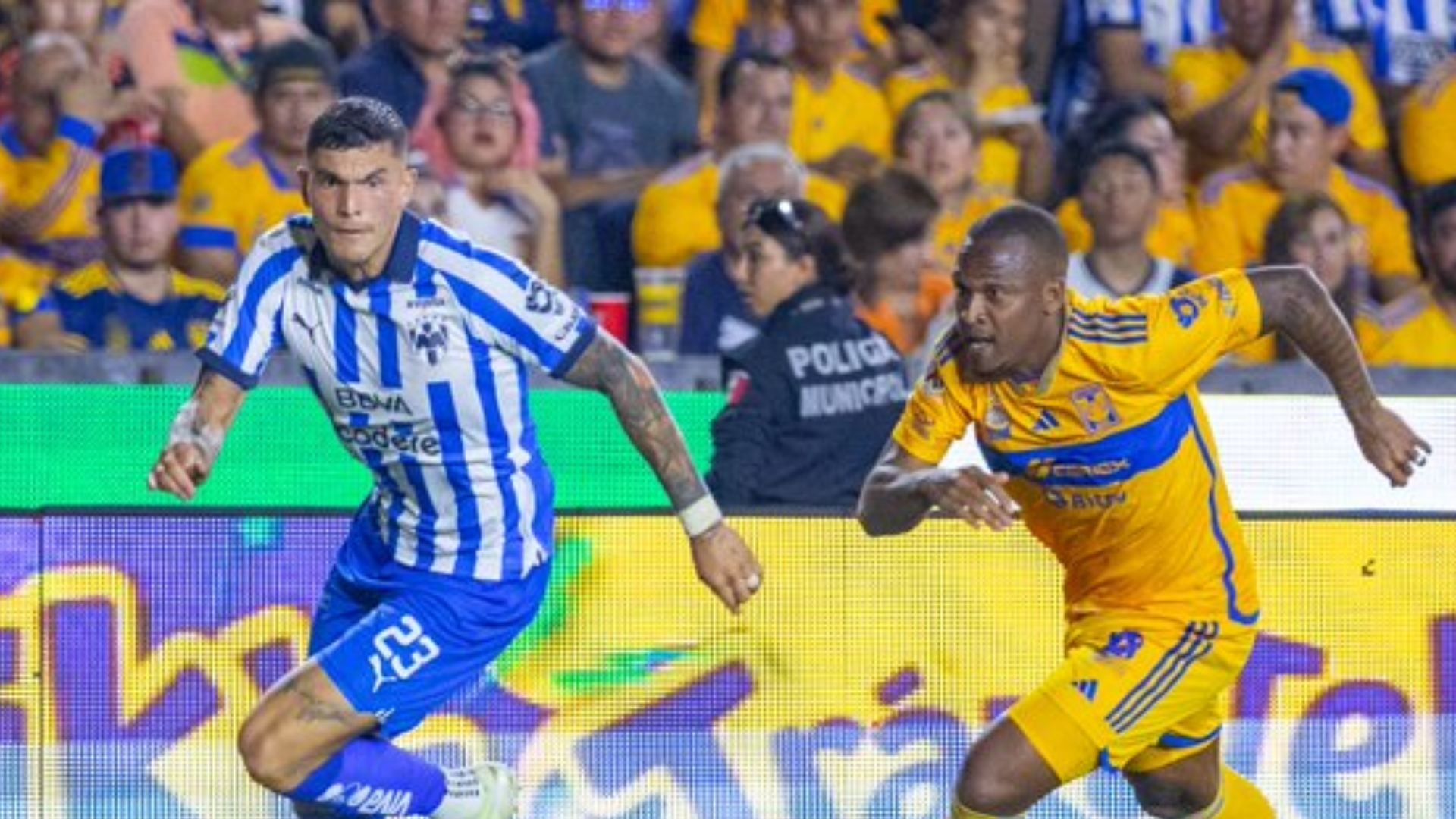 Rayados Vence a Tigres en el ‘Clásico Regio’ y Tiene un Pie en Semifinales