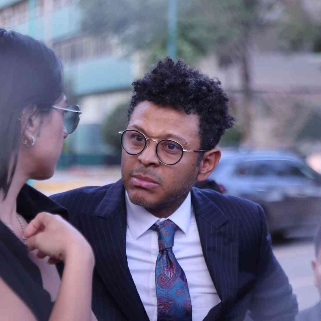 El cantante Kalimba a su salida de los juzgados del Reclusorio Oriente