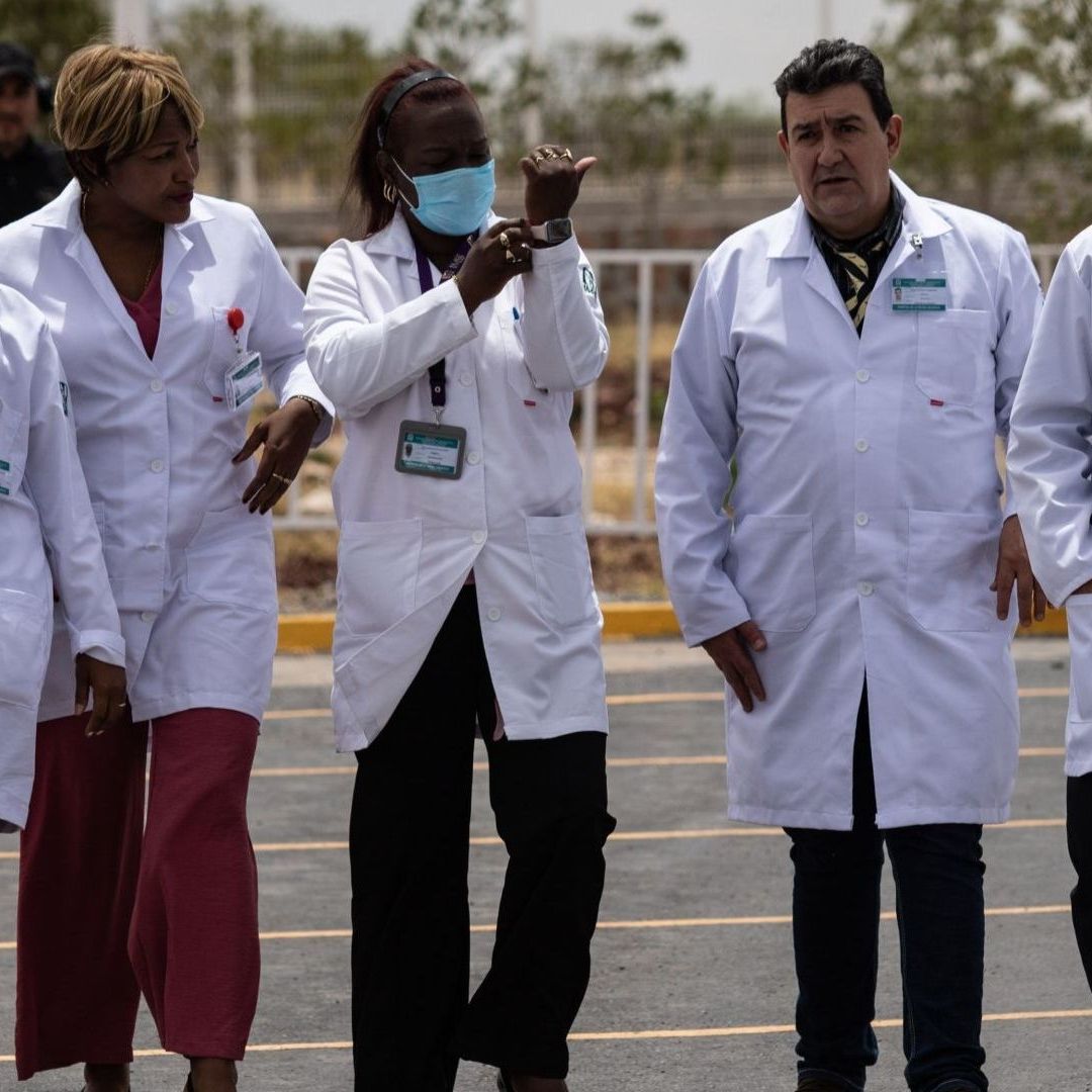 La Administración de López Obrador ha defendido a los cubanos tras afirmar que médicos mexicanos no quieren trabajar en zonas rurales o marginadas