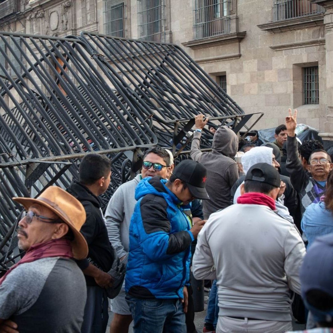 Enfrentamiento de la CNTE en Palacio Nacional hoy 21 de mayo 2025