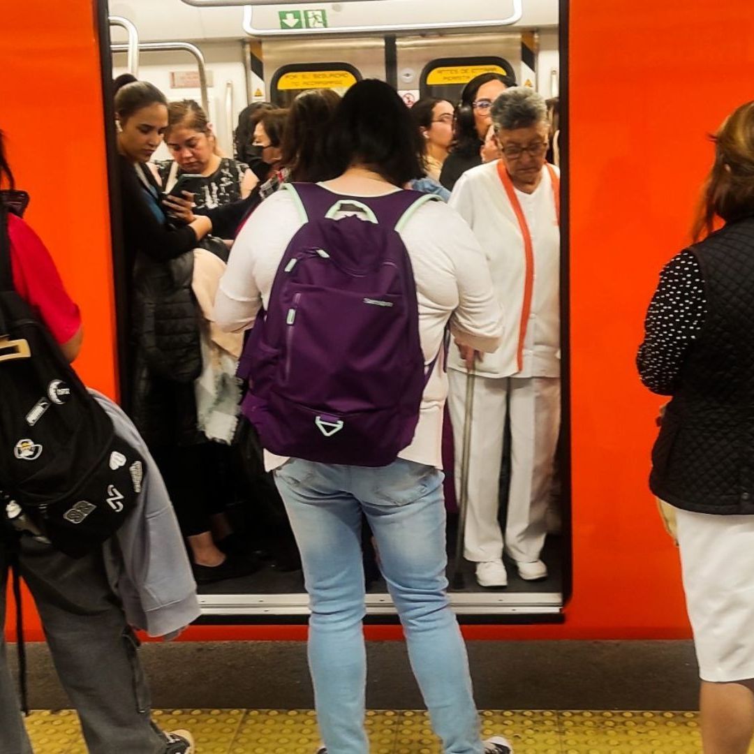 Suspenden Servicio en Línea 1 del Metro CDMX para Rescatar a Personas que Se Arrojó a Vías