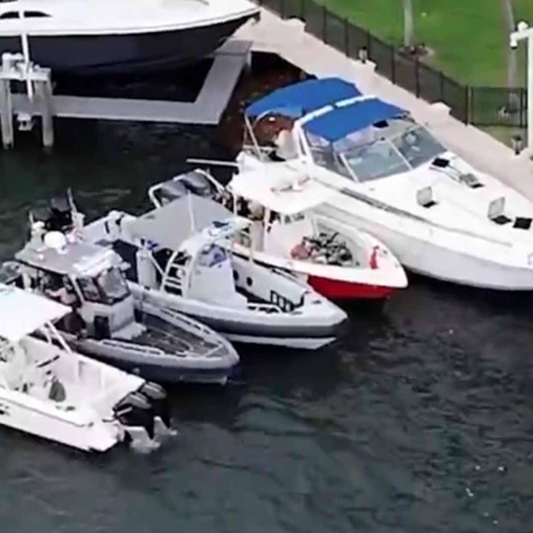 Barco Explota con 13 Personas a Bordo en Fort Lauderdale, Florida