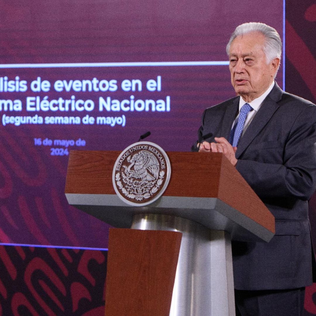 Manuel Bartlett Díaz, director de la CFE, durante conferencia mañanera de AMLO.