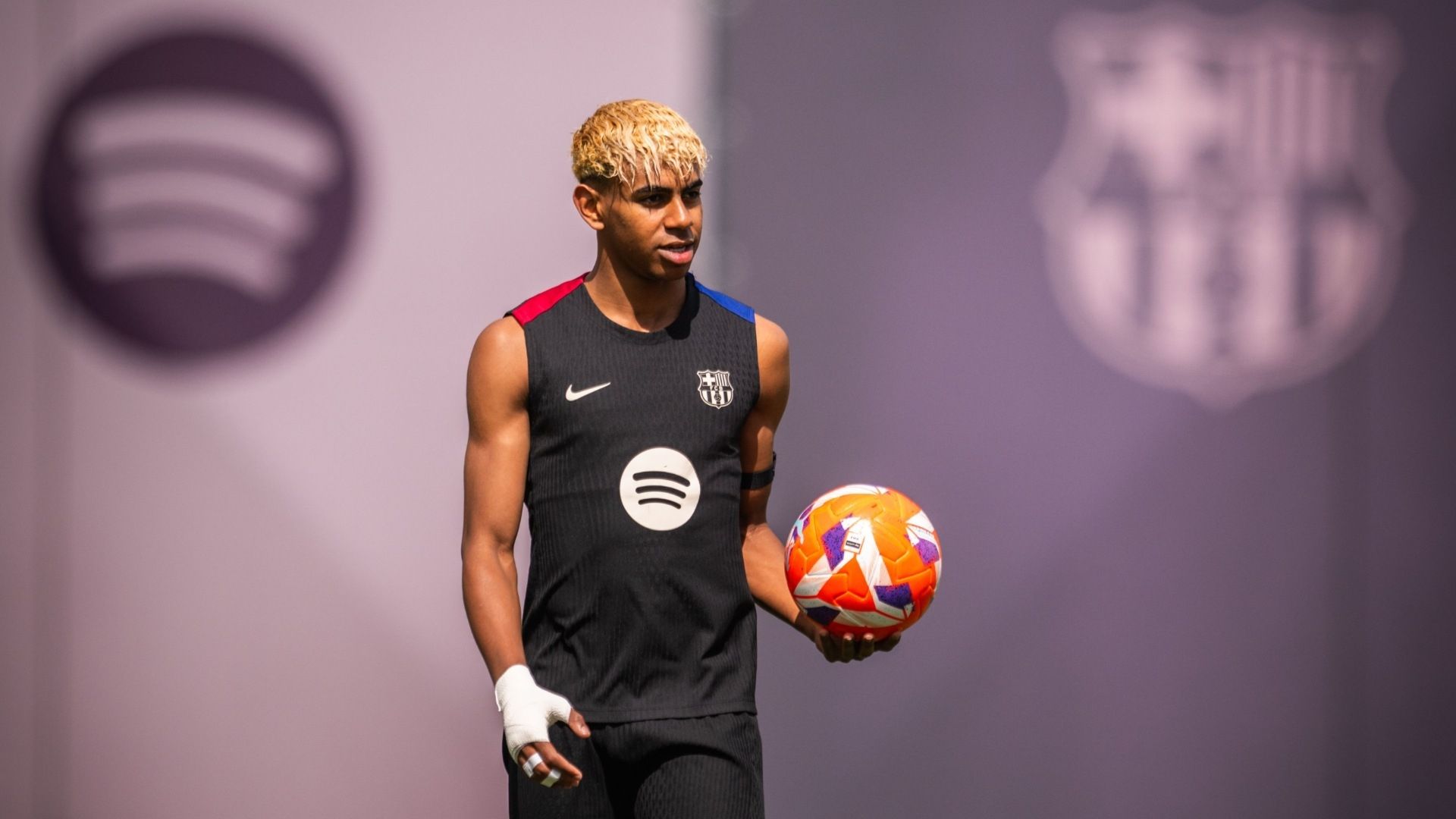 Lamine Yamal tuvo una gran temporada y es candidato al Balón de Oro 2025.