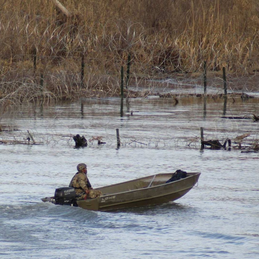 Vigilancia en la frontera del lado estadounidense en cercanías del Río Bravo