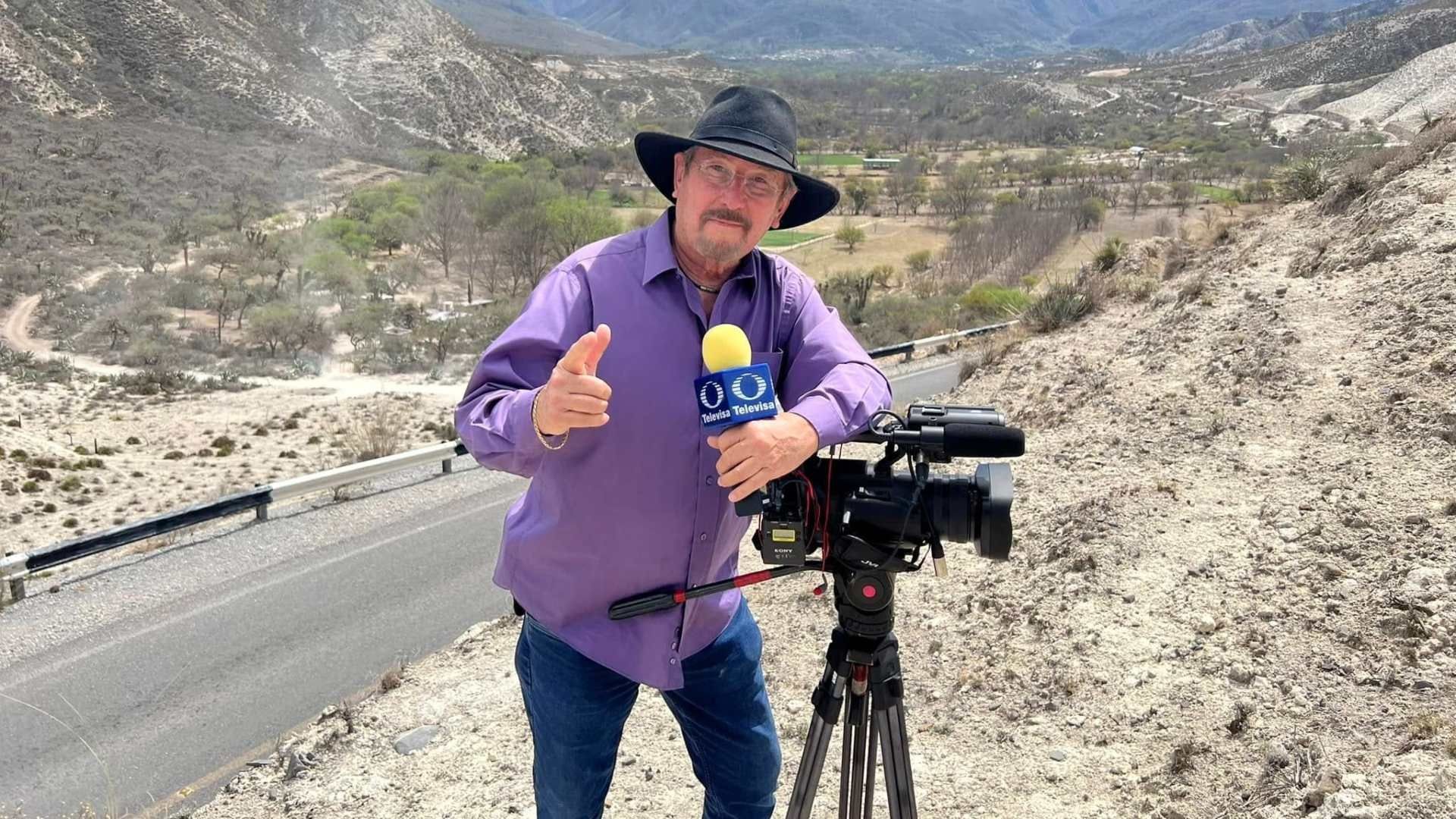 Eduardo Alvarado en el aniversario número 44 de Reportajes de Alvarado