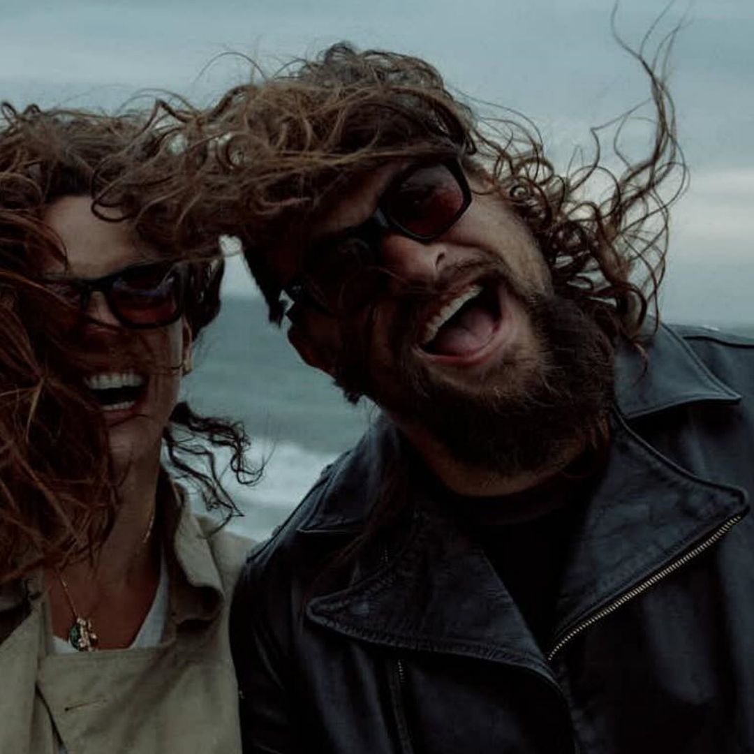 Jason Momoa sorprende con fotos junto a Adria Arjona