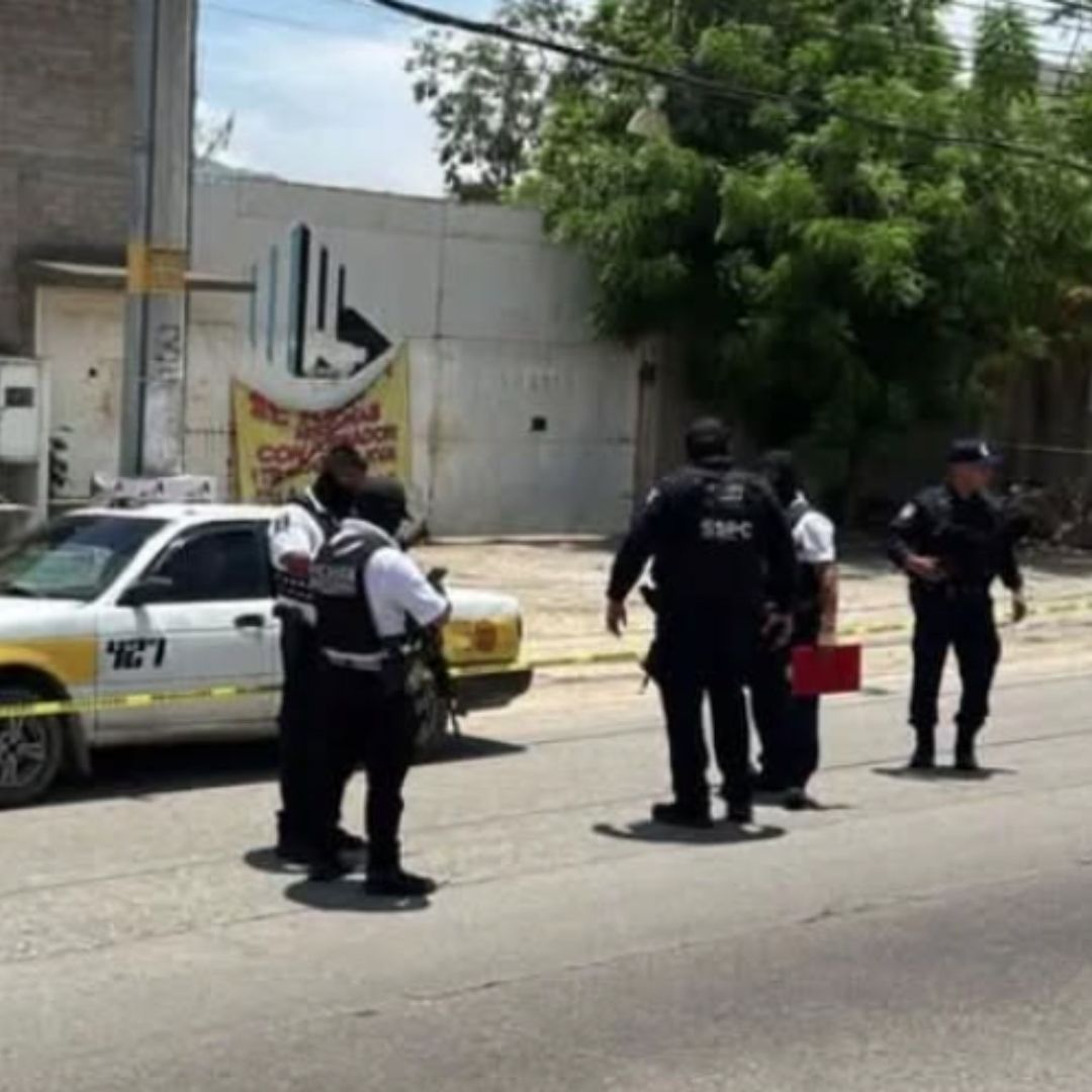 Hallan Siete Cuerpos Desmembrados en 2 Taxis Abandonados en Acapulco, Guerrero