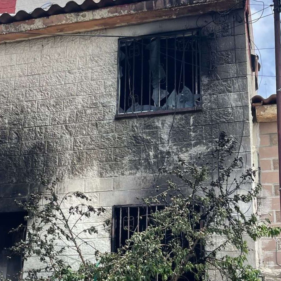 Hallan Cuerpo Calcinado Tras Incendio en Vivienda