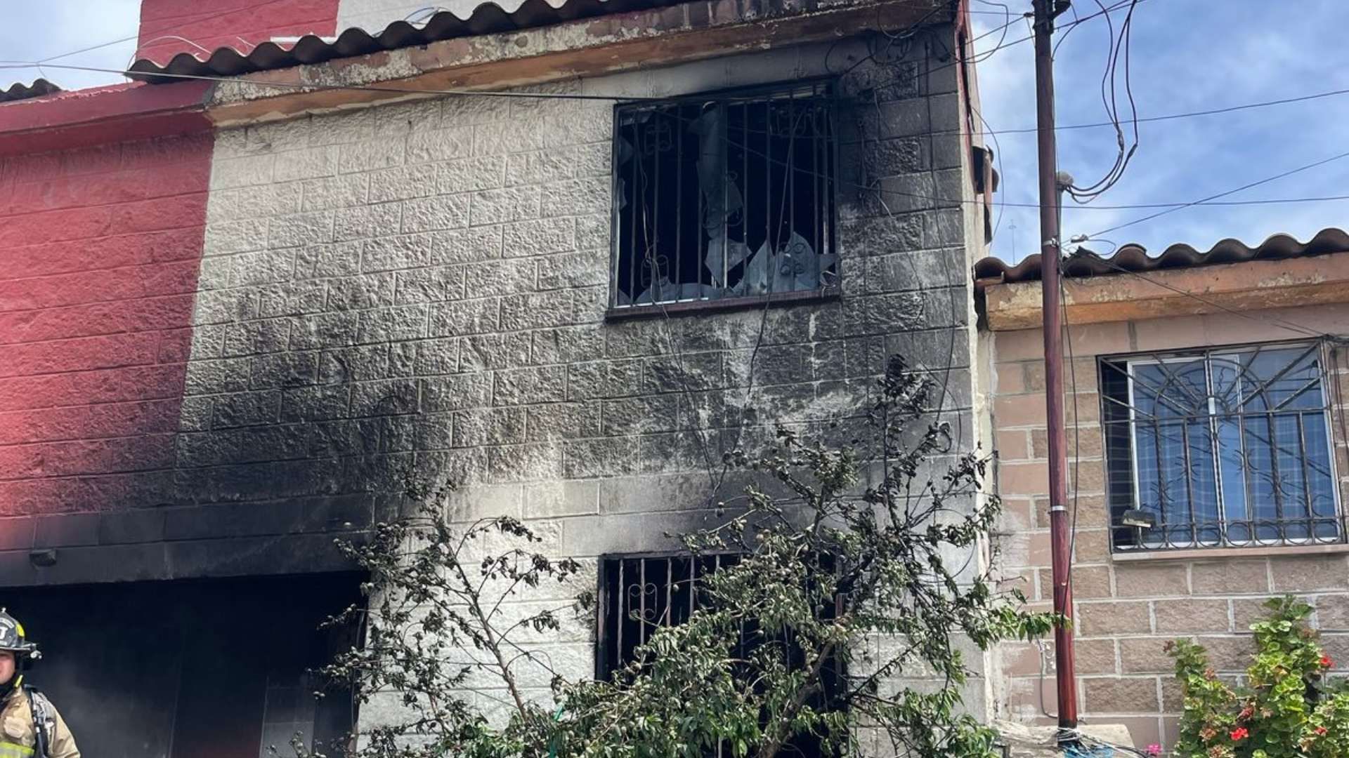 Hallan Cuerpo Calcinado Tras Incendio en Vivienda