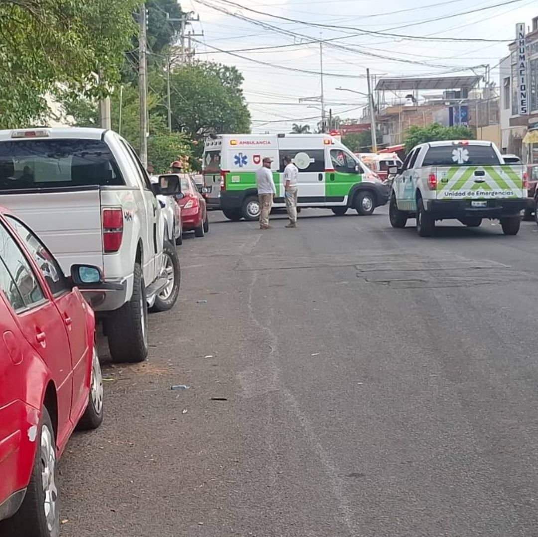 Reportan incendio en Cruz Verde de Guadalajara.