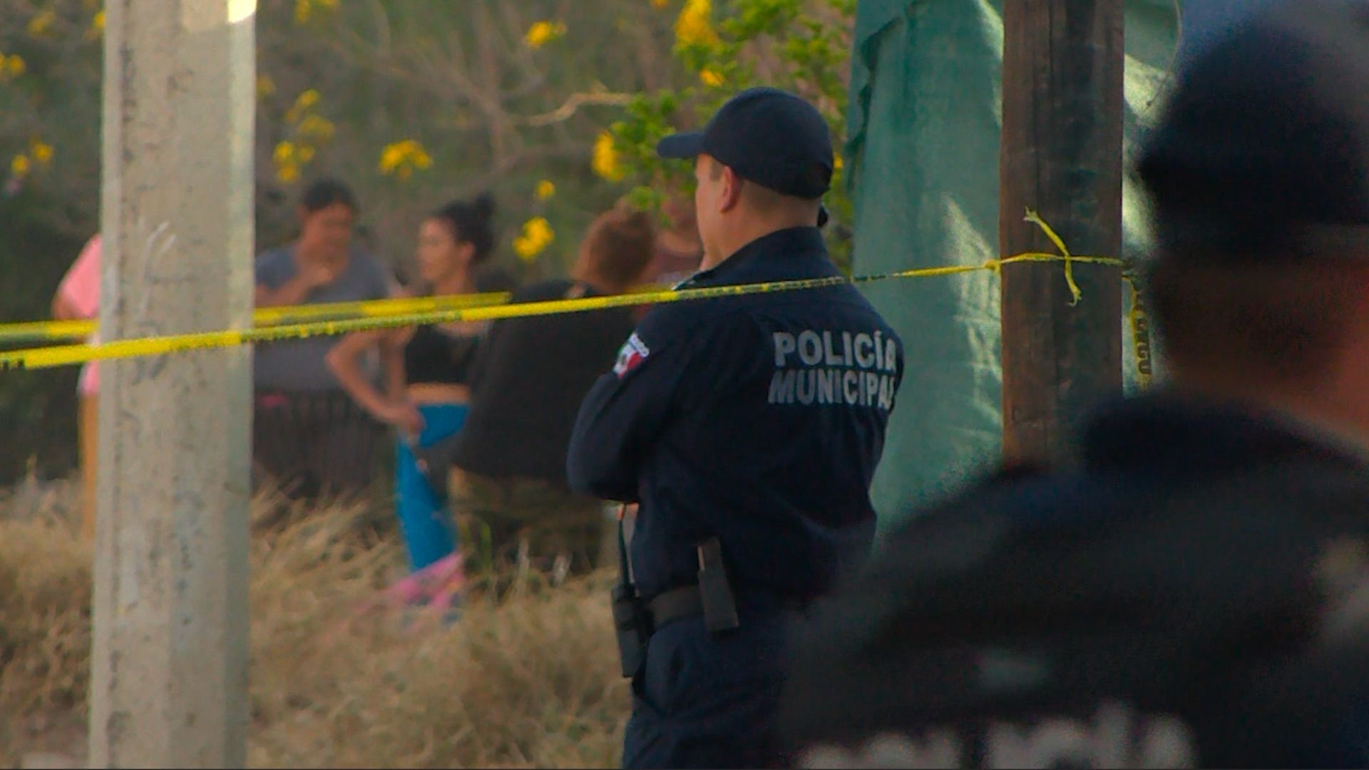Madre Encuentra a su Hija Embarazada Muerta y Semienterrada en una Casa