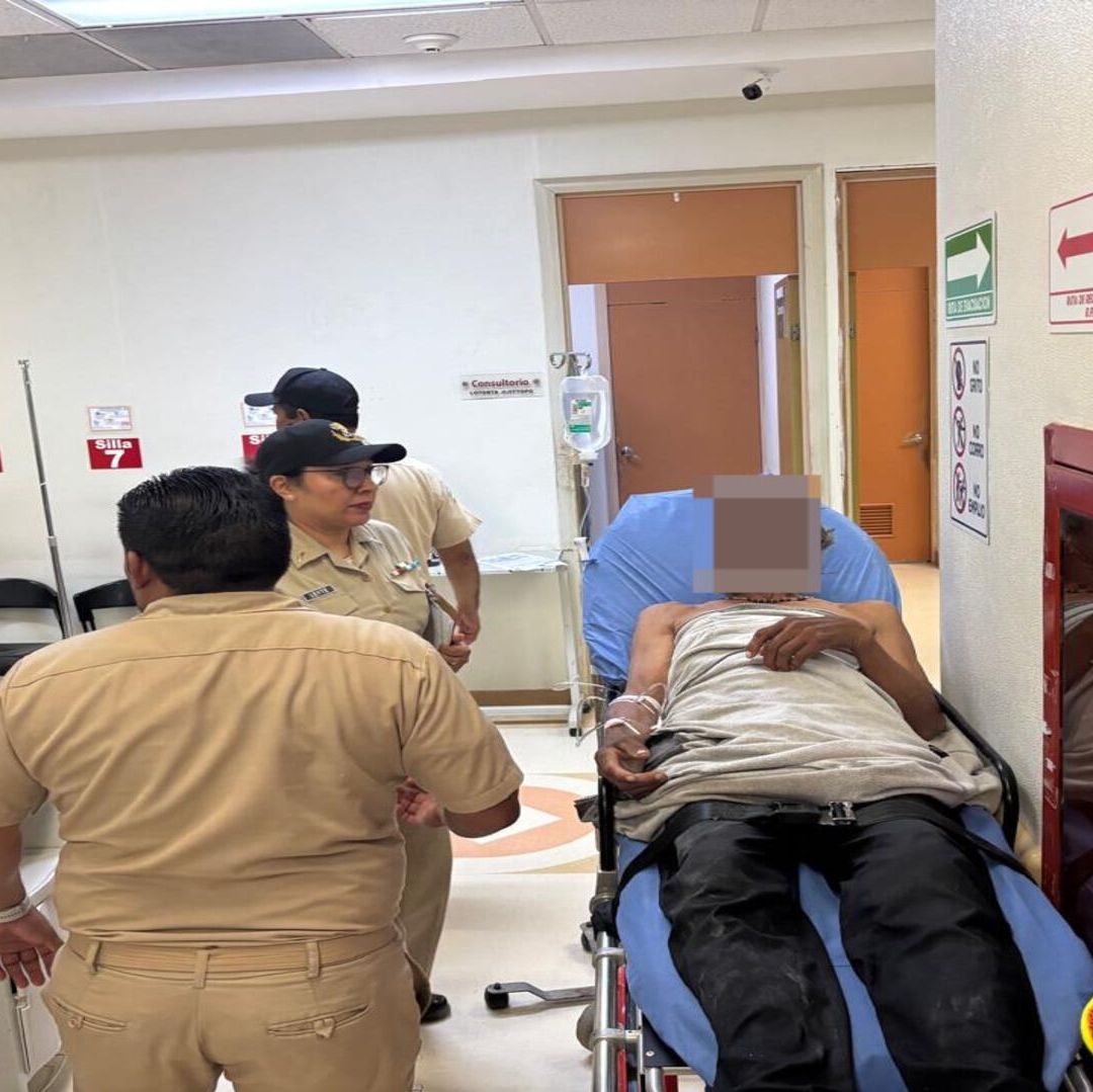 Rescatan a Hombre en Bahía de Yavaros; Había Quedado a la Deriva en Su Embarcación