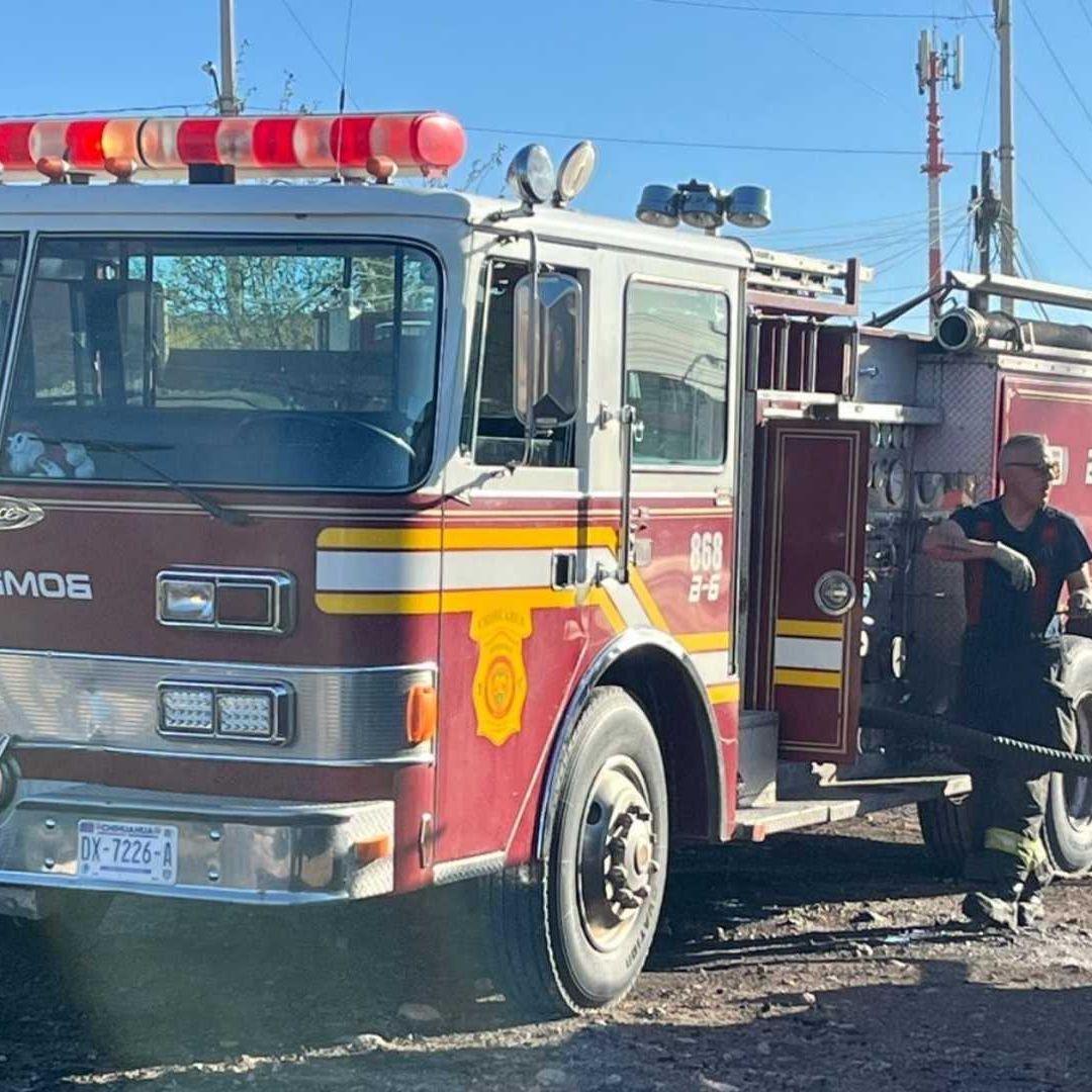 Reavivó Incendio en Fábrica de Tarimas en Chihuahua; Estos Fueron los Daños que Dejó