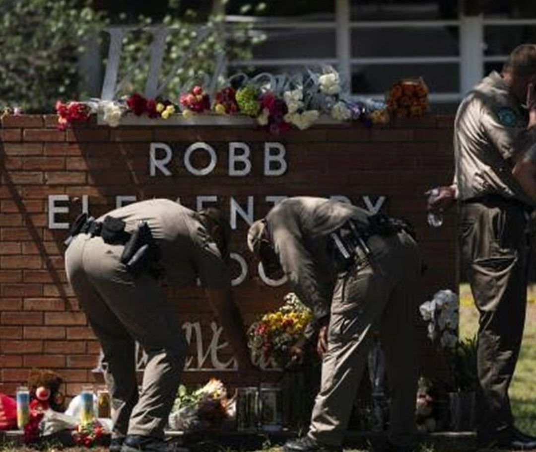 El 24 de mayo de 2022 un joven de 18 años entró a la primaria Rob con un rifle de asalto y comenzó a disparar