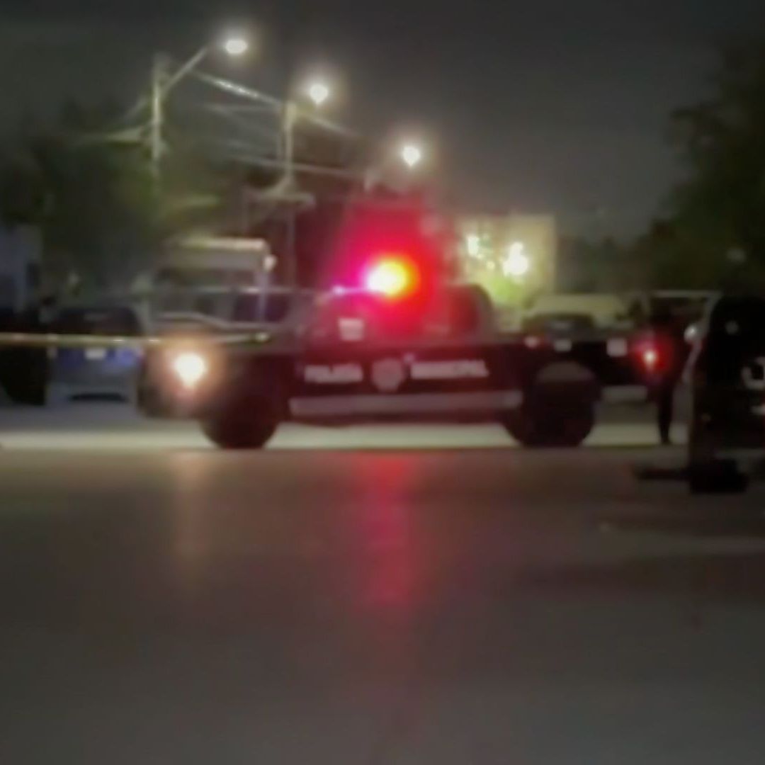Encuentran Hombre Sin Vida Bajo un Auto en Ciudad Juárez; Tenía Heridas de Arma Blanca