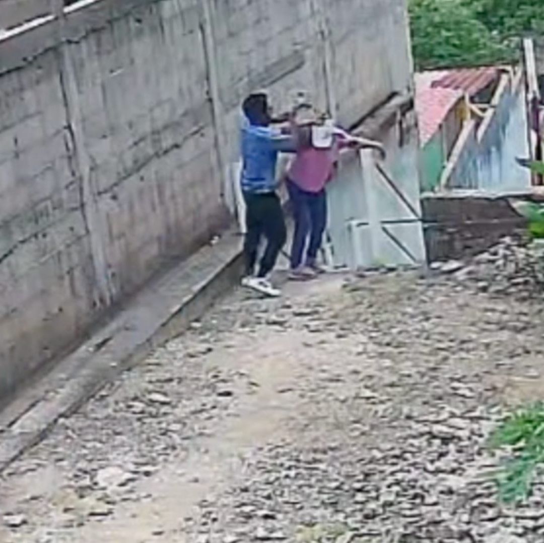 Cámara Capta Asalto a Mujer en Minatitlán al Sur de Veracruz