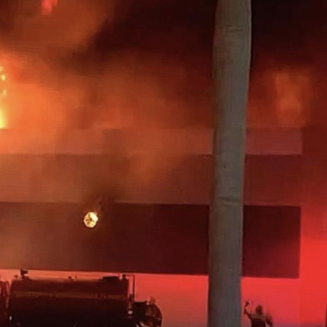 Incendio Consume Área Comercial en Altamira, Tamaulipas