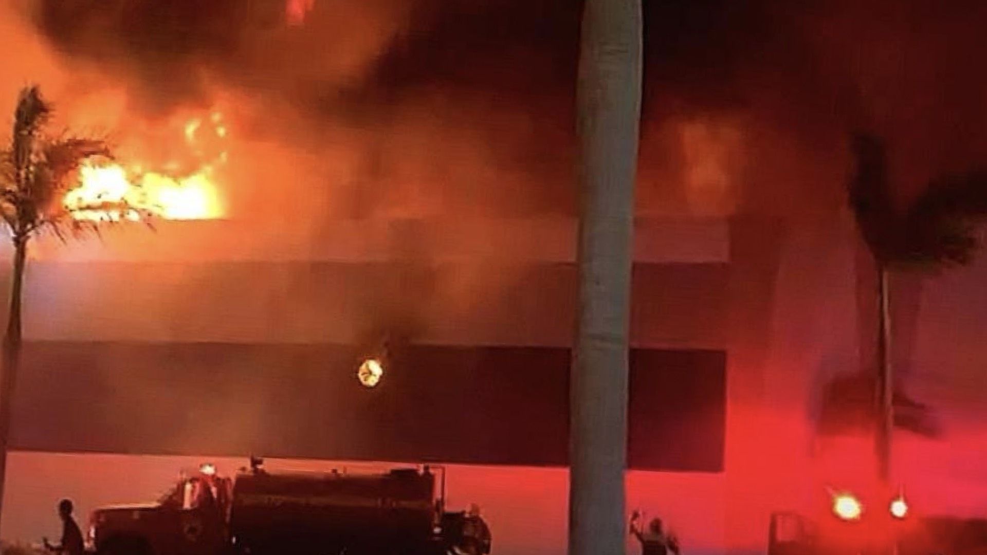 Incendio Consume Área Comercial en Altamira, Tamaulipas