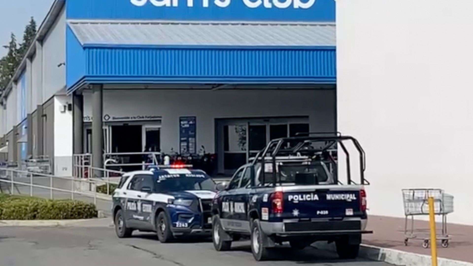 Asalto y Robo de Celulares en Sams de Plaza San Diego en San Pedro Cholula Puebla