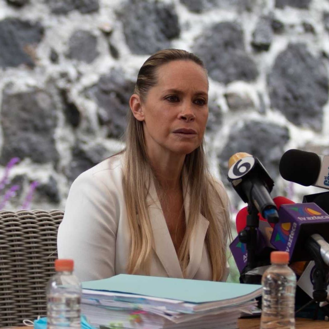 Ginny Hoffman en conferencia de prensa