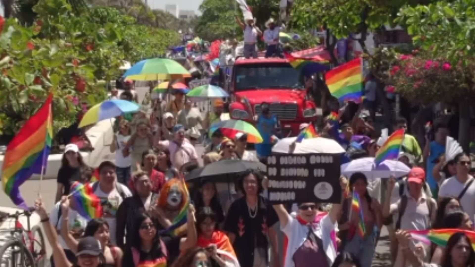 Más de 22 Personas Asisten al Vallarta Pride, Celebración de la Comunidad LGBTIQ+ que Deja Millones de Pesos