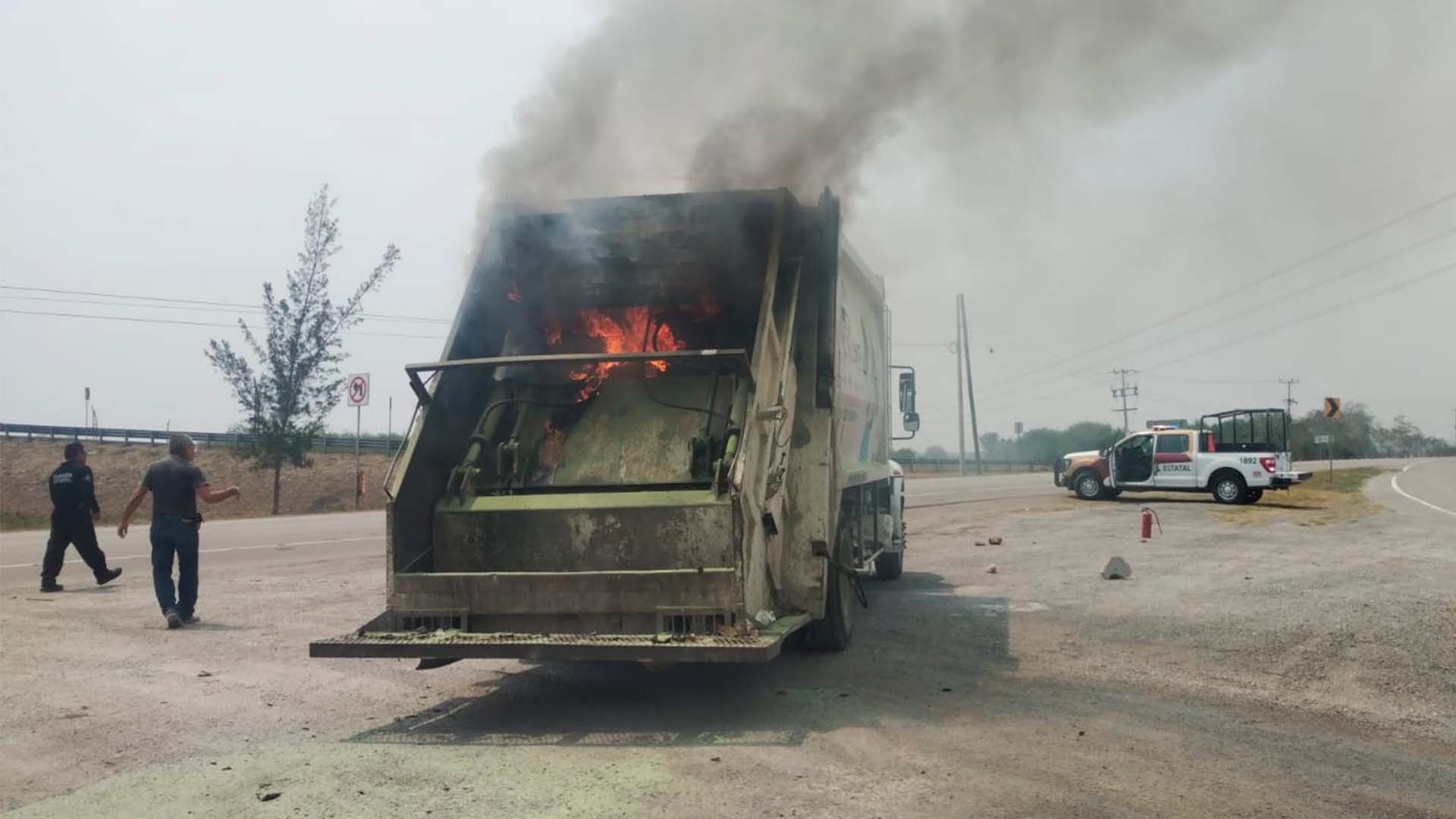 Se Incendia Camión Recolector de Basura en González, Tamaulipas