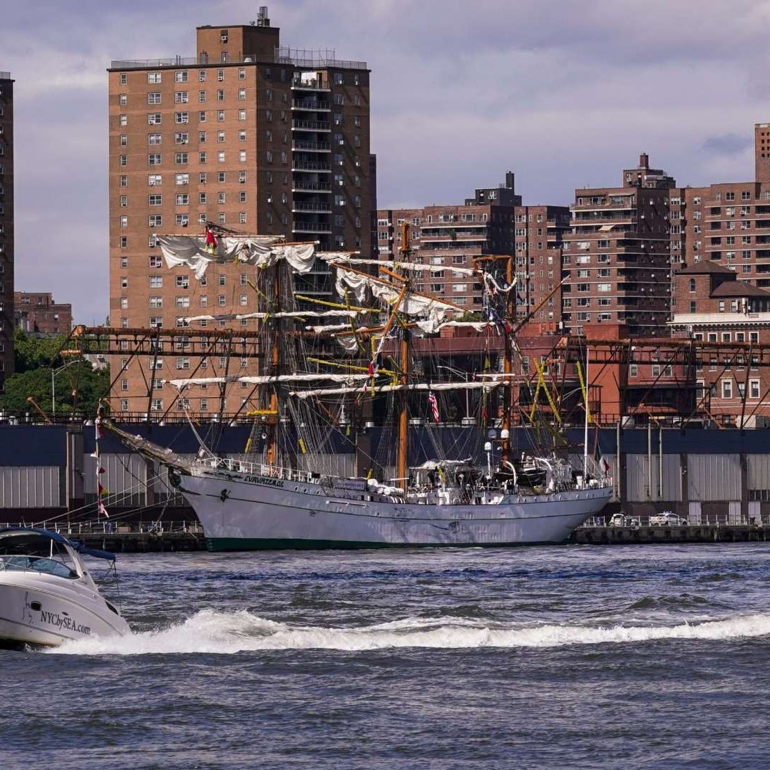 Remolcarán buque escuela de la Armada Mexicana Cuauhtémoc a tres semanas de su accidente en Nueva York