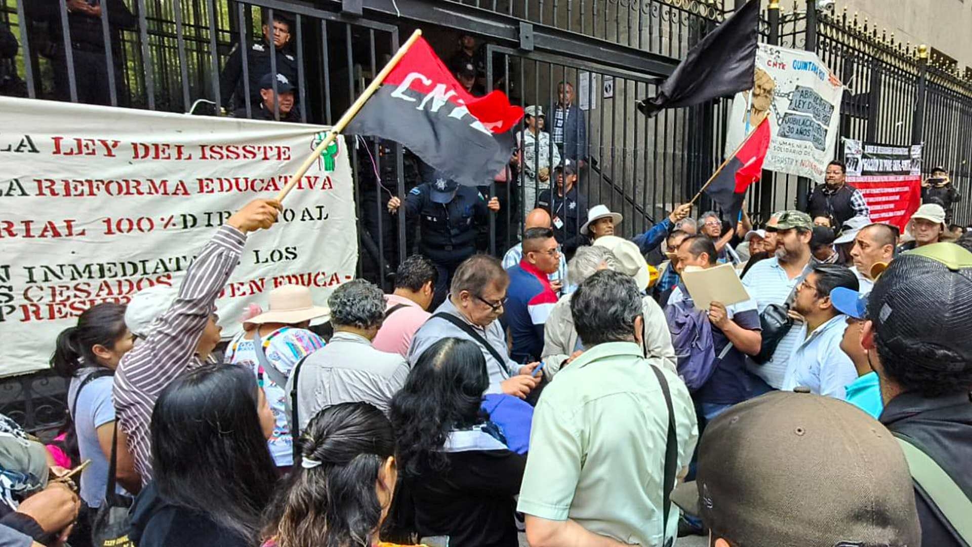 Bloqueos de la CNTE Hoy 5 de Junio 2025: Calles Cerradas por Maestros