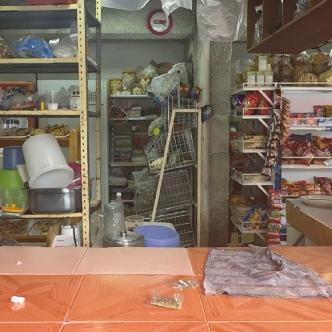 Un Frasco de Vidrio con un Par de Ojos fue Dejado en una Tienda en León, Guanajuato. Foto: Ricardo Milantoni