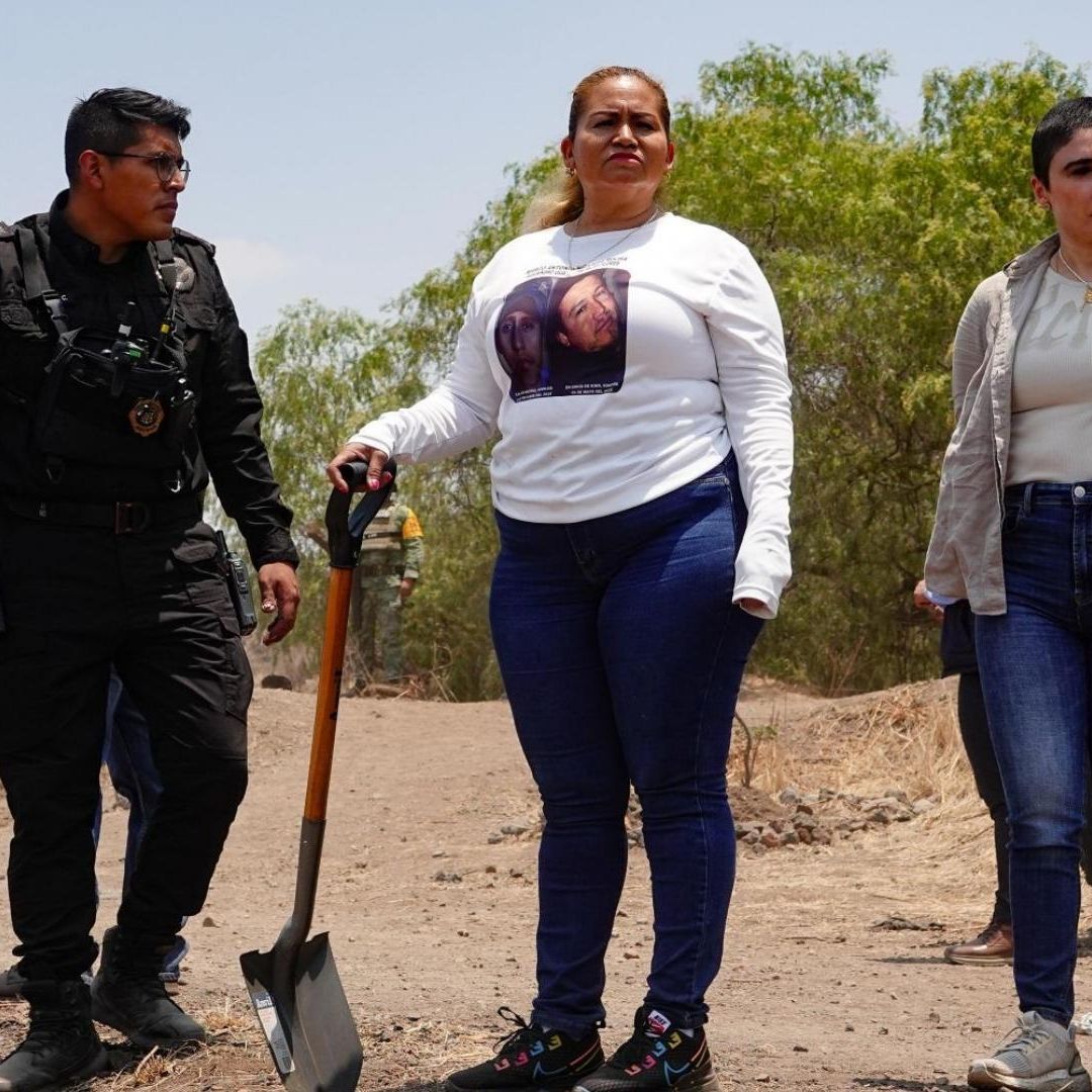 La activista y fundadora del Colectivo Madres Buscadoras de Sonora, Ceci Flores, cuestionó el cerco de seguridad que se encuentra en el ‘crematorio de perros’