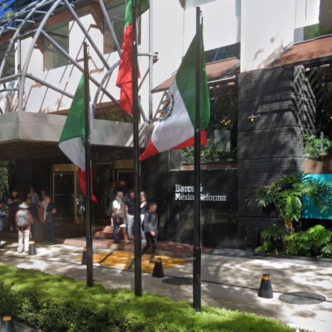 Fachada del Hotel Barceló sobre Avenida Paseo de la Reforma, CDMX