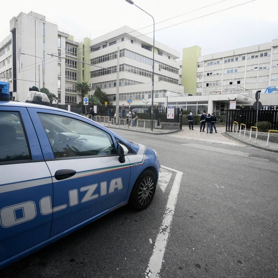 Hermanos matan a padre en Italia