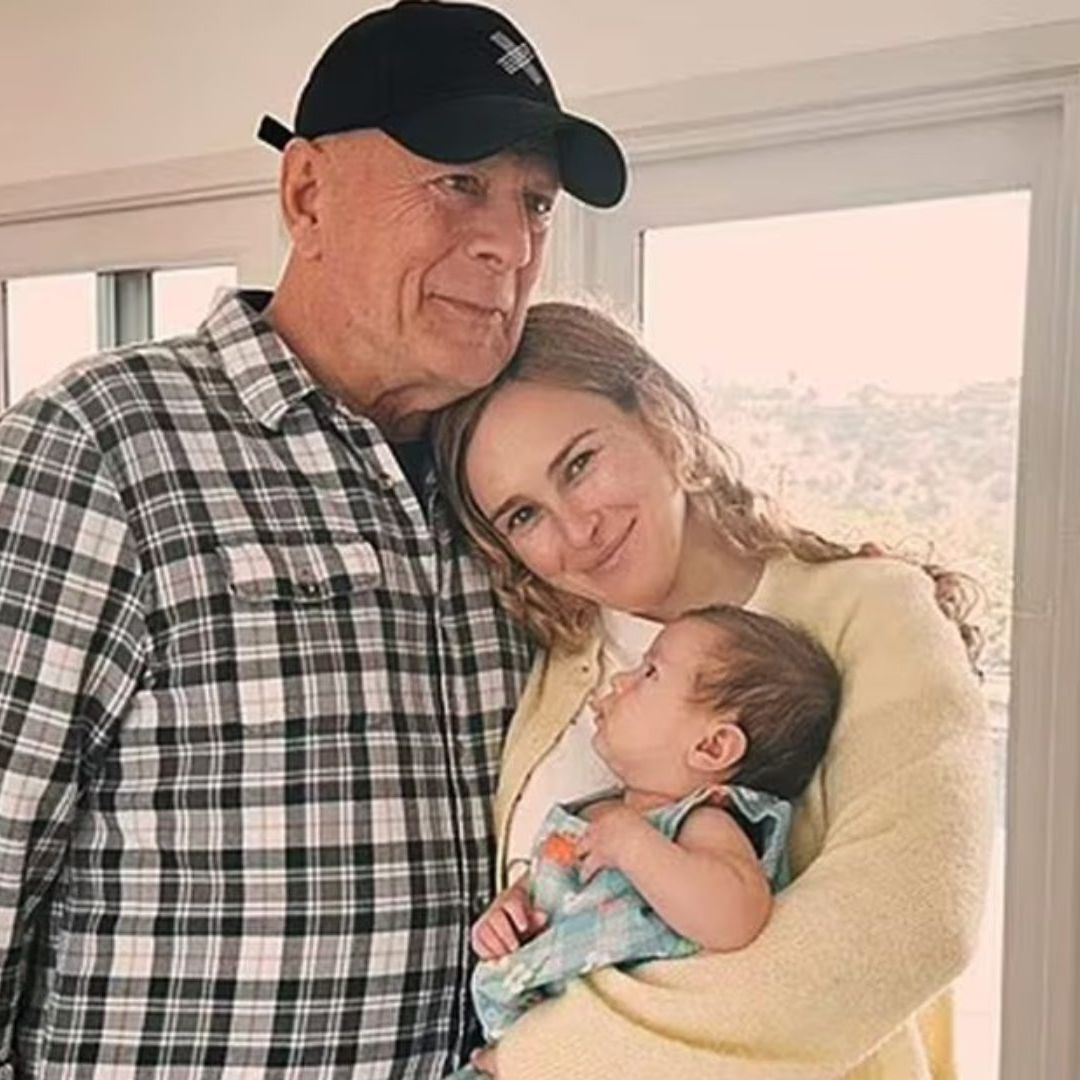 Destacó que tanto Bruce Willis como su madre, Demi Moore, solo miman a la niña