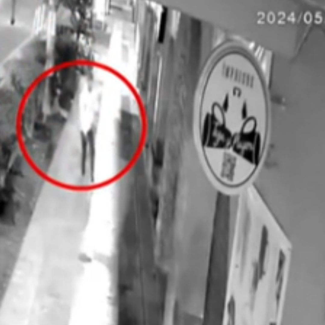Cámaras de seguridad captaron en video el momento de un asalto, lo que desató una balacera en la colonia Roma Sur