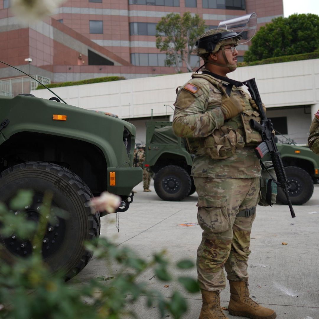 Guardia Nacional llega a Los Ángeles ante protestas contra redadas