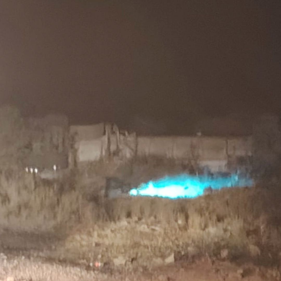 Pipa con Residuos Peligrosos Vuelca en Carretera Victoria–Jaumave