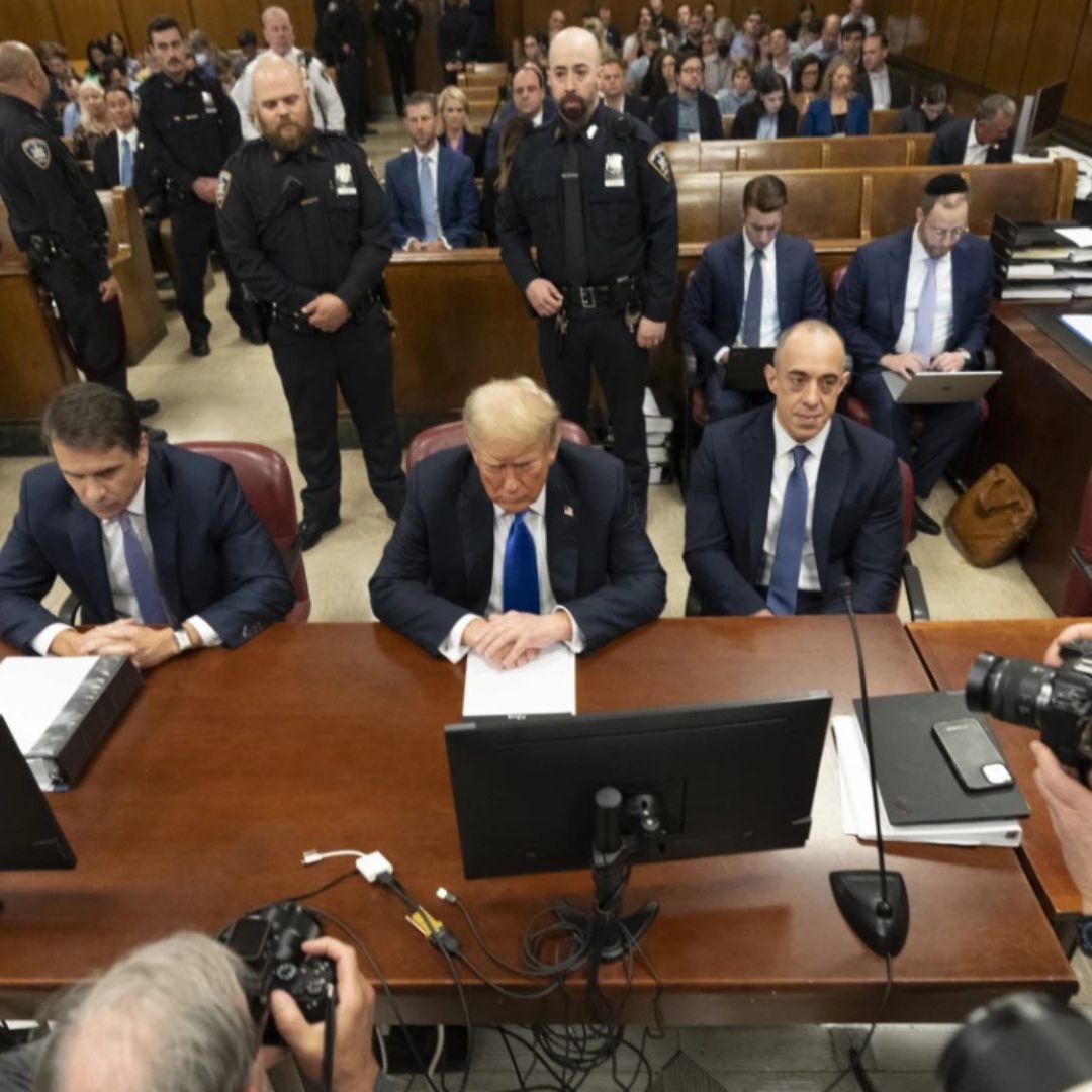 El expresidente de Estados Unidos Donald Trump al escuchar el veredicto en el caso Stormy Daniels. Foto: AP